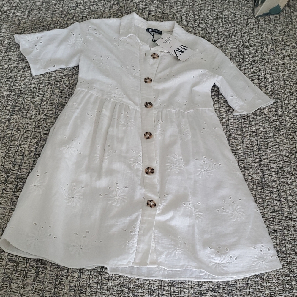 Zara White Casual eyelet Dress with Button Accents XS/SMALL